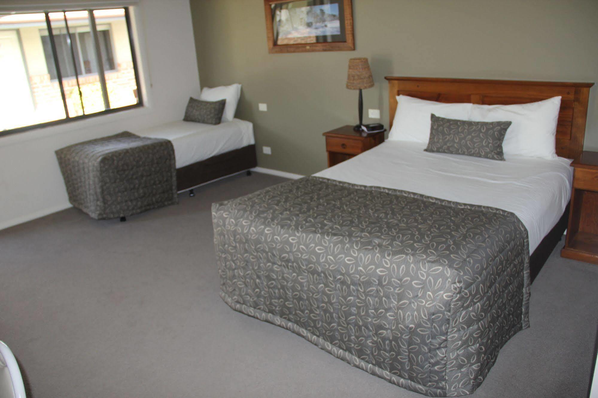 The Saltbush Motor Inn Hay Eksteriør billede